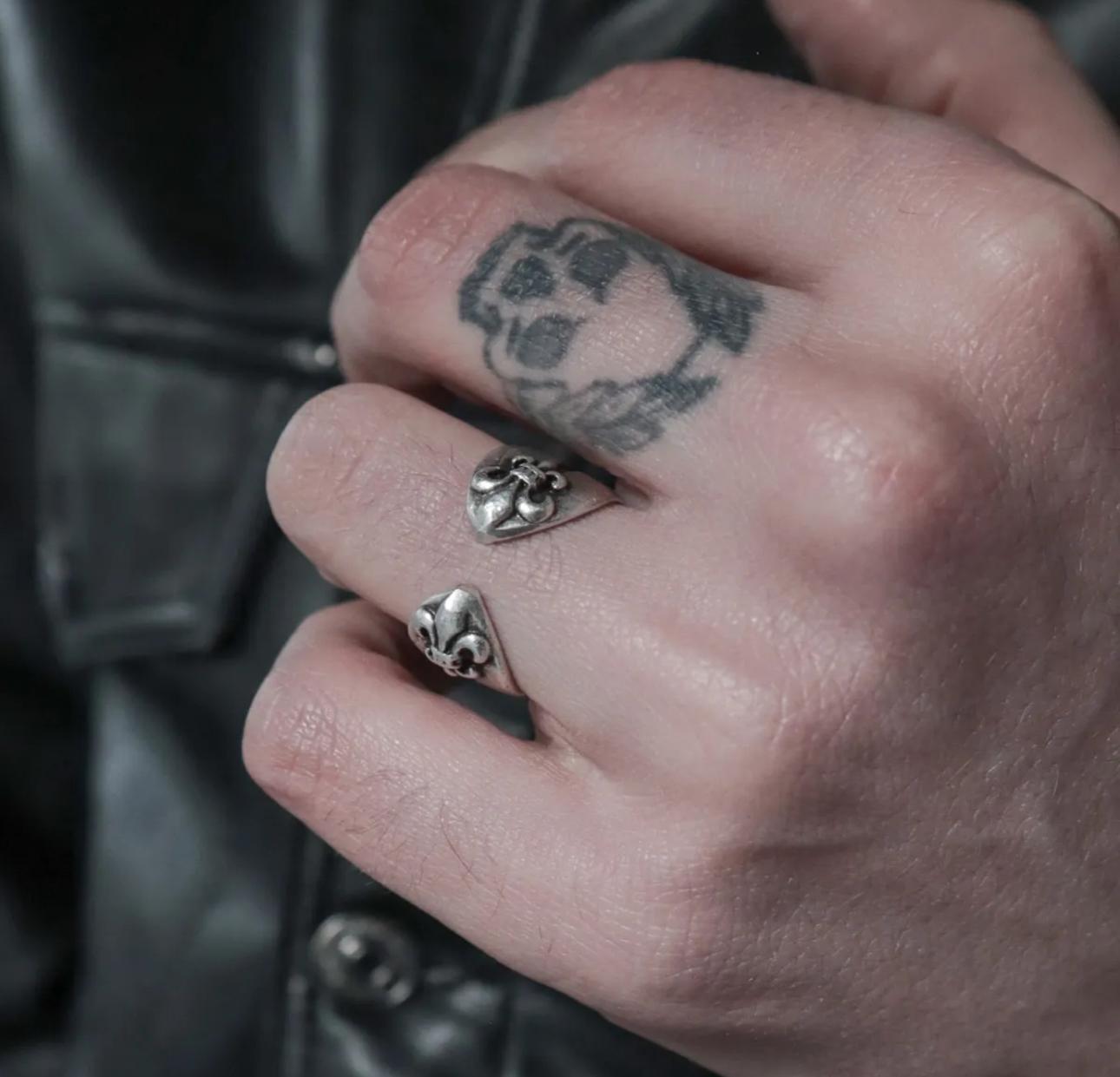 Rebel's Crest - Stainless Steel Ring